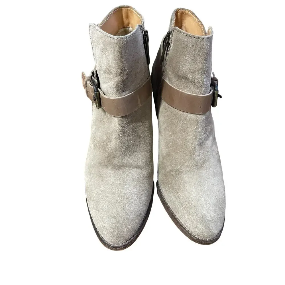 Aquatalia Fran Chelsea Buckle Bootie Beige Suede Leather Made In Italy Size 8.5